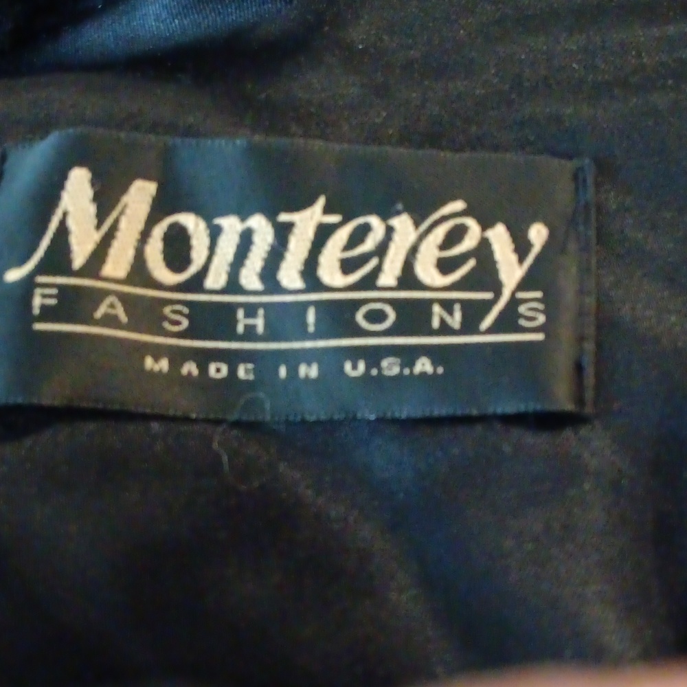 Monterey Fashion FAUX fur Coat. - Picture 4 of 10